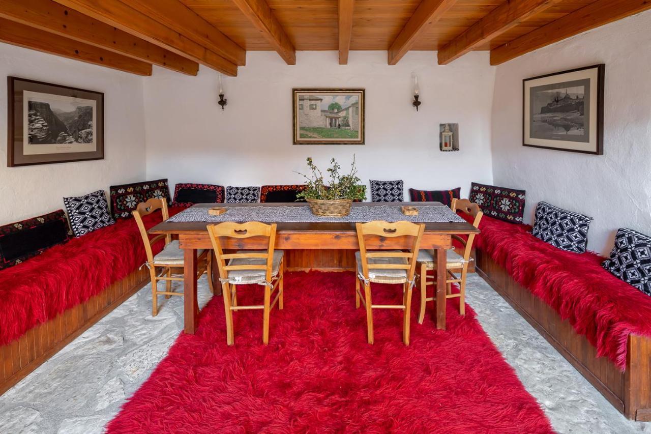 Archontiko Rapti Stone Traditional House Monodendri