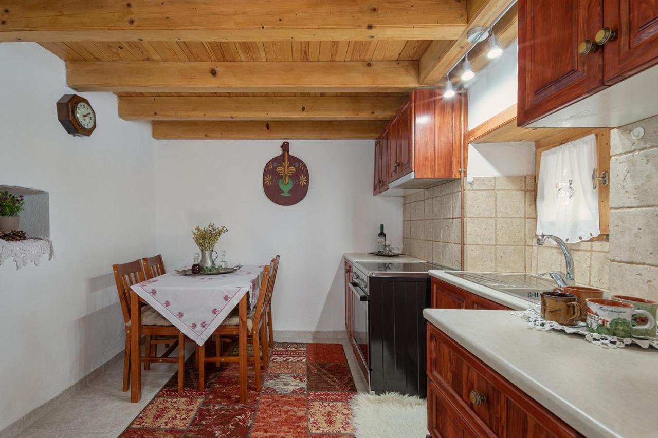 Appartement Archontiko Rapti Stone Traditional House *
