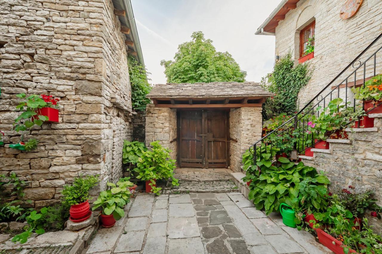 Archontiko Rapti Stone Traditional House * Monodendri